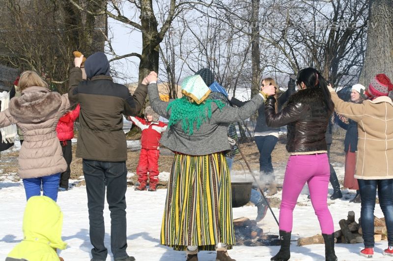 Godinām Lielo  dienu