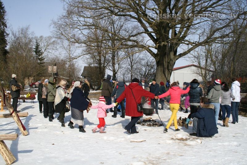 Godinām Lielo  dienu