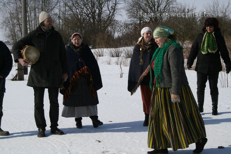 Lai svētība gan labības laukiem, gan augļu dārziem